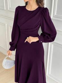 Modelyn 女士纯色圆领灯笼袖褶皱长款优雅连衣裙，秋季长款晚礼服 - 中紫紅色 - 查看 3