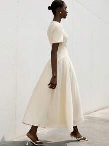 Aveloria Modichic 女士优雅通勤圆领短袖收腰混合面料褶饰荷叶边 A 字连衣裙 - 杏色 - 查看 2