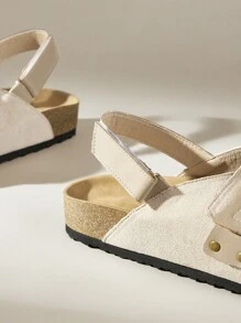Solecia Sandalias planas negras para mujer, chanclas de moda para playa y uso casual