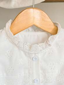 SHEIN Elladie kids Camisa de unicolor con mangas abullonadas y volantes para niña, de estilo casual y moderno para el verano - Blanco - Ver 5