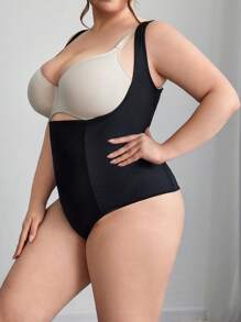 SHEIN CURVE+ Traje de Body moldeador de talla grande de color sólido con sujetador bajo, curvas plus, atuendos de vacaciones bohemias de verano/campo/vacaciones en la playa/atuendos de playa/ropa de playa