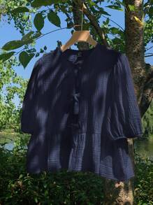 Comfortcana Camisa casual de verano para mujer de tela de lino arrugada con cuello redondo, mangas abullonadas y cintura con lazo
