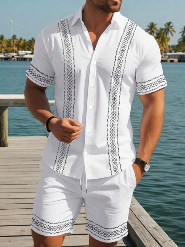 Manfinity RSRT Conjunto de camisa de manga corta con estampado geométrico y shorts para las vacaciones de verano de los hombres