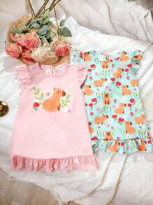 Robe de jeune fille douce, confortable et lisse en tissu ignifuge, avec un imprimé tout-sur-tout mignon et ludique de capybara de bande dessinée. Ourlet volant, sans manches, dos avec ouverture. Ensemble de 2 pièces rose et bleu - Multicolore - Voir 1