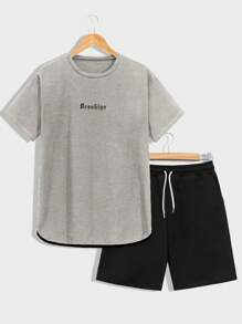 RueChic Ensemble deux-pièces composé d'un t-shirt regular à rayures avec lettrage pour homme et d'un short