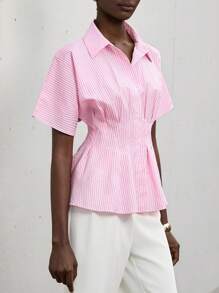Aveloria Modichic 撞色条纹腰部褶饰设计时尚休闲通勤夏季短袖翻领宽松下摆女式衬衫