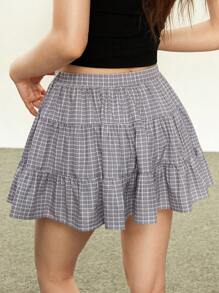 Rina Fox تنورة قصيرة كاجوال للسيدات بكشكشة على الحواف بطبعة مربعات - رمادي - مشاهدة 5