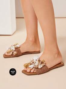 SHUZIA Sandal Liburan Musim Semi/Panas Modis dengan Ujung Persegi, Dekorasi Mutiara dan Cangkang Laut, Cocok untuk Kaki Lebar, Warna Cokelat Muda, dan Hari Valentine. - Coklat - View 2