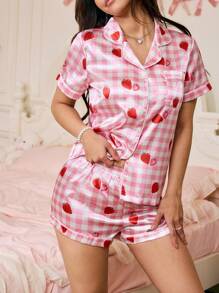 SweetSlumber Pigiama da donna a 2 pezzi composto da camicia a maniche corte con bottoni e stampa a quadri e fragole, e pantaloncini corti - Multicolore - Visualizzare 5