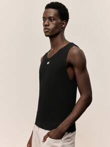 Ontre 2025 夏季男士休闲海滩度假无袖套头针织背心，带贴花，适合日常穿着和音乐节 - 黑色 - 查看 4