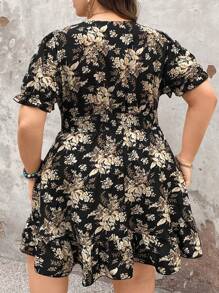 SHEIN CURVE+ 大码女式度假黑色花卉印花短袖连衣裙