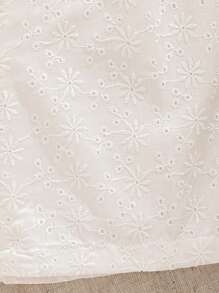 SHEIN Kleine Mädchen Süßes und niedliches 2-teiliges Set aus A-Linien-Oberteil und Shorts mit quadratischem Ausschnitt und Puffärmeln, besticktem Stoff, geeignet für den Sommer und für draußen, Cut Out