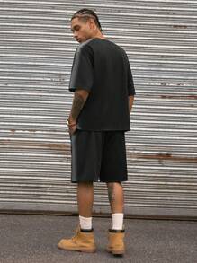 AXEPEAK 2pcs Set Men's Street Style Loose Fit Round Neck Short Sleeve T-Shirt And Shorts Outfit, Multiple Size Variations - Black - View 2