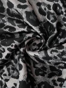 ROMWE MEN Anime 男士哥特式骷髅与动漫人物印花动物豹纹休闲短裤，适合日常穿着、春夏季、万圣节