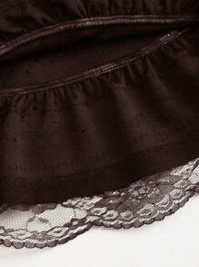 Sweetra Falda acampanada con volantes Y2K de tejido jacquard negro texturizado con encaje en contraste