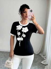 Modelyn T-shirt court pour femmes avec application florale contraste noir et blanc - Noir et Blanc - Voir 6
