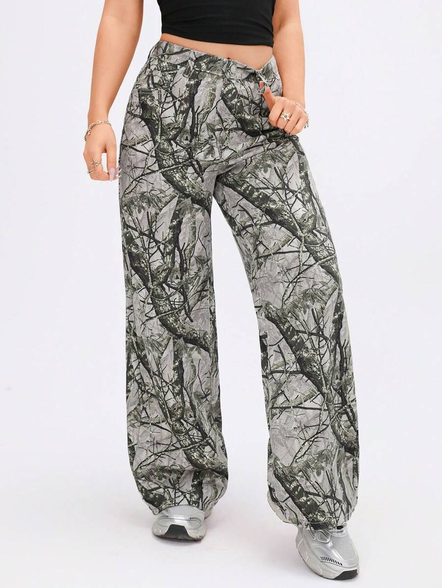 SHEIN EZwear Vollständig bedruckte, locker geschnittene, modische Jeans mit Tascheneinsätzen