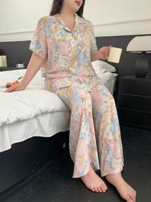 Dazy Plus Conjunto de pijama con parte superior de manga corta holgada de cuello vuelto con estampado floral y pantalón