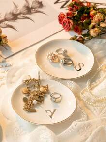 SHEIN 1 Buah Nampan Perhiasan Keramik Bermotif Huruf, Piring Penyimpanan Perhiasan Bulat Asimetris, untuk Menyimpan dan Memajang Koleksi Cincin, Kalung, dan Anting, Hadiah Suvenir Pernikahan untuk Hari Valentine dan Hari Ibu - MultiWarna - View 3