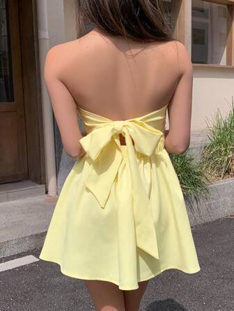 SHEIN Privé 大码纯色露肩褶边休闲迷你连衣裙