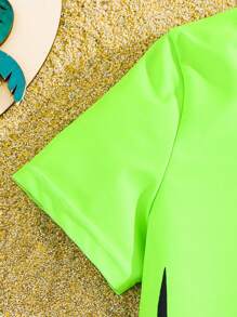 SHEIN 2件套男童渐变色泳衣和泳裤套装