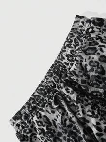 ROMWE MEN Anime 男士哥特式骷髅与动漫人物印花动物豹纹休闲短裤，适合日常穿着、春夏季、万圣节