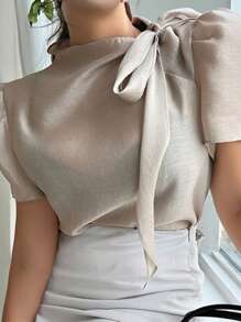 Dazy Plus Casual pullover con maniche corte a palloncino, collo con fiocco, tinta unita