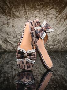 SHUZIA Sandálias rasteiras femininas com estampa de leopardo e gravata borboleta - Multicolorido - Ver 3