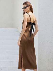 Aveloria Modichic New Elegant French Style Women's Charming High-End Sense Simple Loose Fit Square Neck Cinched Cinched Waist Backbow Tie-Up Satin Slip Long Dress