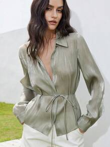 Aveloria Modichic 新款时尚优雅百搭女式衬衫，简约别致的设计，搭配闪亮缎带，长袖翻领，修身腰部收紧廓形