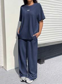 SHEIN EZwear 女士休闲日常通勤百搭字母印花落肩宽松短袖T恤和直筒裤套装，春夏秋季 - 藏蓝色 - 查看 4