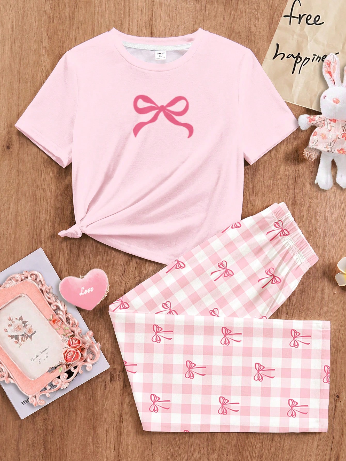 SHEIN طقم بيجامة للفتيات الصغيرات مكون من تي شيرت...