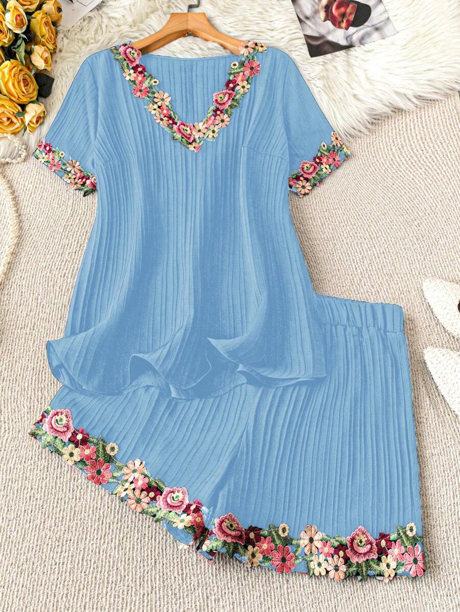 SHEIN LUNE Plus Size Women's Hot Selling Casual V-Neck Short Sleeve Textured Holiday Beach Floral Trim Loose Pullover Tunic Top, Two Pieces Set, Spring/Summer - Blue - View 1