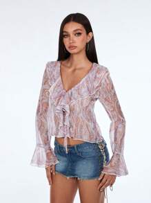 SHEIN TRNDY 1 件女士音乐节佩斯利印花荷叶边系带前 V 领半透明波西米亚风格长袖衬衫 - 彩色 - 查看 7