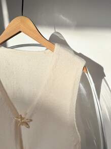 Lumivelle Women's Casual Daily Deep V-Neck Sleeveless Raglan Stylish Starfish Decor Knit Top - Apricot - View 5