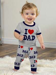 男婴休闲经典可爱“我爱爸爸”心形设计，温馨家庭口号印花，修身圆领舒适短袖和裤子家居服，春夏季，舒适贴身 - 彩色 - 查看 2