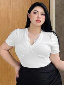 Dazy Plus Kurzes Crop T-Shirt mit weißem Spitzenkontrast, rein & elegant, Frühling/Sommer - Weiss - Übersicht 5