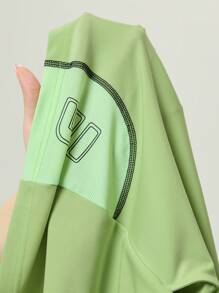 SHEIN Abbigliamento per il ritorno a scuola, pantaloncini sportivi professionali per ragazze e ragazzi pre-adolescenti, pantaloncini sportivi professionali per bambini con vita elastica, cucitura a 4 aghi e 6 fili senza cuciture, con stampa divertente a lettere