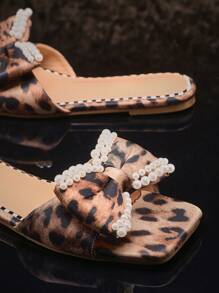 SHUZIA Sandálias rasteiras femininas com estampa de leopardo e gravata borboleta - Multicolorido - Ver 2