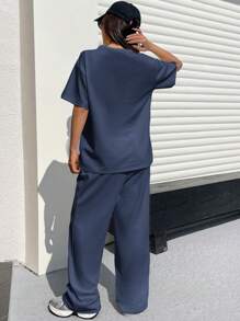 SHEIN EZwear 女士休闲日常通勤百搭字母印花落肩宽松短袖T恤和直筒裤套装，春夏秋季 - 藏蓝色 - 查看 2