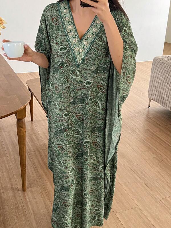 DAZY Vacation Style Pattern All Over Allover Retro Print & Embroidered Trim Loose Women Nightgown