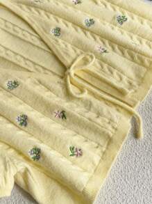 Sweetra Commuting Versatile Light Yellow Floral Embroidery Short Cardigan, Slim Fit, Lightweight - Yellow - View 7