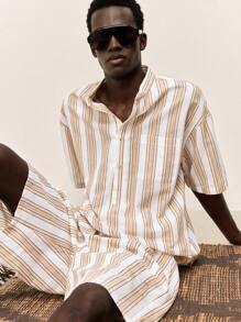 Ontre Camicia a maniche corte casual estiva da uomo per vacanze, spiaggia, uso quotidiano, festival musicali, eventi, con tasche, bottoni davanti e righe, adatta per lauree e feste - Multicolore - Visualizzare 1