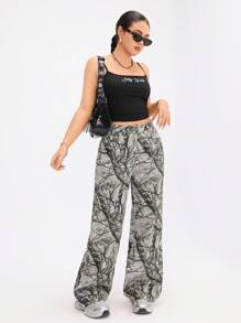 SHEIN EZwear Vollständig bedruckte, locker geschnittene, modische Jeans mit Tascheneinsätzen