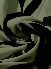 Linhara Camicia a maniche corte con scollo a tacca, stampa a foglie e colore a contrasto, taglie forti