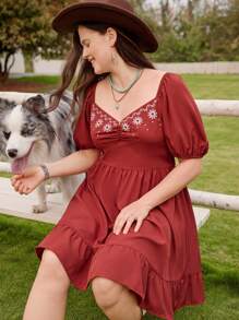 LanaWest Große Größen Boho-Stil besticktes Rüschenkragen & Ärmel Mini-Kleid für Frauen