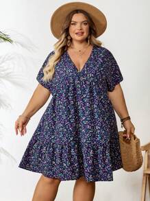 SHEIN CURVE+ Vestido de mujer talla grande de estilo de vacaciones de verano corto con estampado pequeño de flores morado para ir a la escuela, ropa de trabajo de maestras, vestidos de sol para mujer, atuendos de playa para mujer, vestidos de playa, atuendos de vacaciones en la playa, accesorios de playa, graduación, vestido para té - Azul - Ver 7