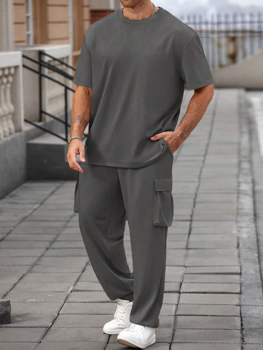 Manfinity Homme 大码男士纯色短袖 T 恤和工装裤套装,休闲舒适服装 - 灰色 - 查看 1