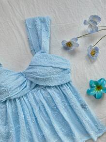 Sweetra 女士夏季新款蓝色刺绣衬衫，时尚不对称肩带荷叶边饰边，浅蓝色吊带背心上衣，半透明褶皱胸围，非常适合夏季海滩度假 - 藍色 - 查看 5