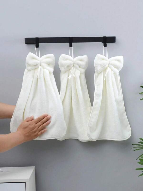 1 szt. Ręcznik chłonny Bow Decor - najwyższa jakość, mieszanka ultrachłonna. Uroczy wzór kokardy dodaje odrobinę elegancji. Idealny do łazienki, kuchni lub użytku gości. Szybkoschnący, można prać w pralce. Ulepsz wystrój swojego domu dziękifunkcjonalnemu i stylowemu ręcznikowi!​ Wystrój łazienki w domu Lato